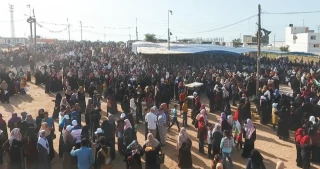 آمادگی فلسطینیان برای حضور در جمعه بازگشت آماده می شوند :

«متحد برای شکست توافق قرن و رفع محاصره»