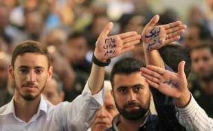 سردار سلیمانی: 

ترامپ شاید جنگ را آغاز کند اما پایان دهنده آن ما هستیم 5