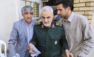 سردار سلیمانی: 

ترامپ شاید جنگ را آغاز کند اما پایان دهنده آن ما هستیم 6
