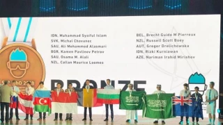 Saudi student refuses to stand next to Israeli at Olympiad