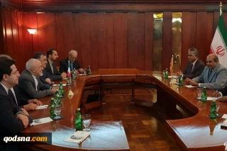 در کلمبو:

ظریف و وزیر خارجه سریلانکا راه‌های گسترش همکاری‌ها را بررسی کردند