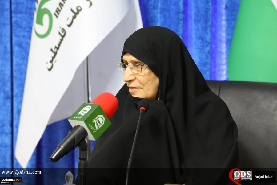 في مقر جمعية الدفاع عن الشعب الفلسطيني

نشطاء تونسيون يلتقون بكريمة الامام الخميني(رض) 2
