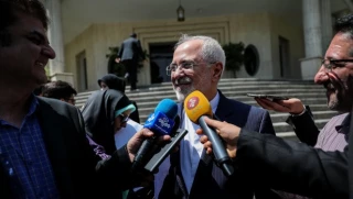 ظریف در حاشیه جلسه هیات دولت در جمع خبرنگاران:

پیشنهاد رئیس جمهور آمریکا برای مذاکره، یک حرکت تبلیغاتی بود