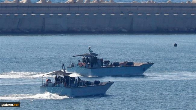Israeli navy fires warning shots at Gaza fishing boats attempting to break blockade 2