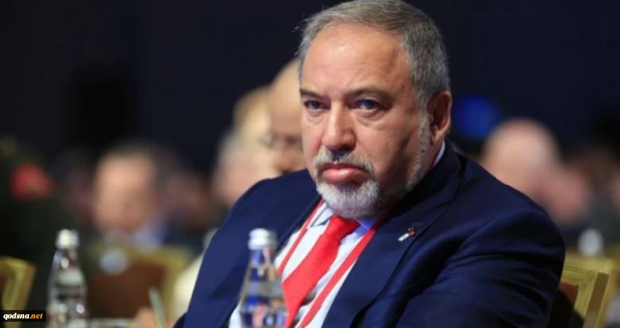 اليوم الجمعة

ليبرمان يتوجه لوزارة الحرب لمتابعة مسيرة العودة مع ضباطه مباشرة 2