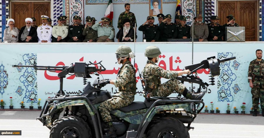 وزارة الدفاع الإيرانية: 

نحن الأقوى في المنطقة ومنظومة الدفاع الجوي الذكية ستسلم قريبا إلى القوات المسلحة  2