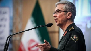 تاکید سرلشکر باقری در بیانیه «منزلت نیروهای مسلح» : 

نیروهای مسلح طبق قانون اساسی تحت فرماندهی رهبری نظام قرار دارد