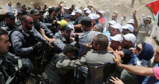 منابع فلسطینی اعلام کردند:

تحصن نا محدود در اعتراض به تخریب خان الاحمر