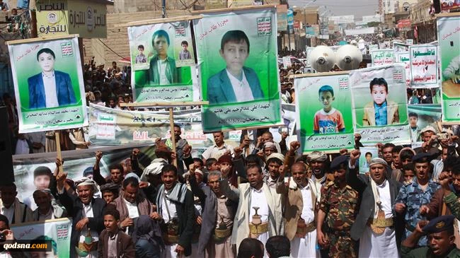 1000s of protesters in Sa’ada condemn Saudi slaughter of Yemeni children 2