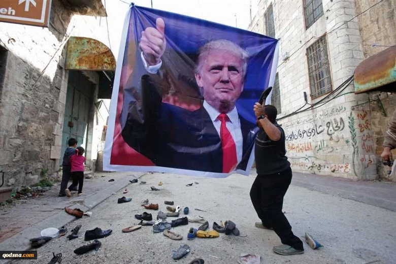 قد يحمل عقوبات جديدة..

الفلسطينيون يتجهون لصدام أعنف مع إدارة ترامب
 2