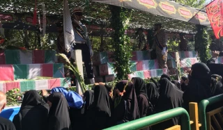 با حضور گسترده مردم انقلابی؛

۱۳۵ مرد آسمانی روی شانه‌های ملت از «بهشت» به «معراج» رسیدند+ تصاویر