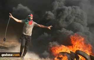 در بیست و پنجمین راهپیمایی بازگشت؛ 

سه  فلسطینی شهید و 30 نفر زخمی شدند / مردم فلسطین: به مبارزه و مقاومت ادامه می‌دهیم/ راهپیمایی هفته آینده با عنوان «شکست محاصره غزه» برگزار می‎شود+ اسامی شهدا و تصاویر