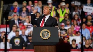 Trump warns Saudi Arabia to buy more US weapons