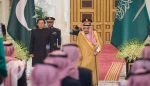 وزير الخارجيّة الباكستانيّ ينفي أمام البرلمان هبوط أيَّ طائرةٍ إسرائيليّةٍ في باكستان

هل زار نتنياهو إسلام أباد سرًّا تمهيدًا للتَّطبيعِ بين إسرائيل وباكستان؟ من يلوم عمران  بعد أن باتَت الهَرولة العَربيّة نحو التَّطبيع أكثر رواجا؟ 2