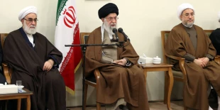 رهبر معظم انقلاب در دیدار دست‌اندرکاران کنگره شهدای قزوین:

روحیه جهادو شهادت گسترش یابد گرایش به شرق وغرب رخت برخواهد بست 3