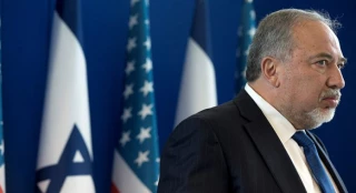 Falestin Alyoum: Netanyahu Ambil Alih Tugas Lieberman