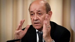 Le Drian pada Trump: Jangan Campuri Urusan Negara Kami !