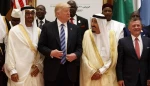 امين عام المجمع العالمي لاهل البيت (ع):

اقامة العلاقات مع الكيان الصهيوني حرام شرعا ومخالف لتعاليم الاسلام 2