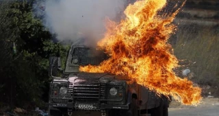 در عملیات مقاومتی جوانان فلسطینی در آغاز سال 2019؛

گشتی ارتش رژیم صهیونیستی در جنین در آتش سوخت