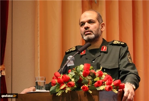 في ملتقى "الدفاع والامن في غرب آسيا"

العميد وحيدي: اميركا هُزمِت وخروجها او بقائها في سوريا سواء 2