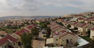 روزنامه صهیونیستی هاآرتض:

نتانیاهو با شهرک ها بیت لحم را محاصره کرده است