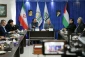 در نشست «استراتژی غرب در برابر چهار دهه گفتمان انقلاب اسلامی در منطقه» عنوان شد:

کوشکی: تلاش کردند تا انقلاب ایران در یک ظرف شیعی یا ایرانی محدود شود/ عسگرخانی: برخی نادان هستند که بحث پایان انقلاب را مطرح می کنند چون این انقلاب ریشه در تاریخ دارد
