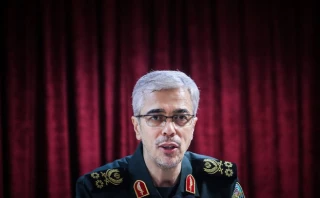 سرلشکر باقری در جمع سفرا و وابستگان نظامی:

مرعوب تهدیدات برای معامله درمورد توان دفاعی وموشکی خود نخواهیم شد