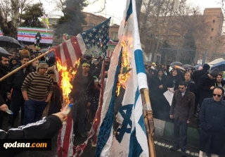 در مراسم جشن چهل سالگی انقلاب اسلامی در تهران؛

پرچم آمریکا و رژیم صهیونیستی از سوی راهپیمایان به آتش کشیده شد+ تصاویر