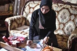 فتاة غزّية تبدع بفن البورتريه باستخدام المكياج 2