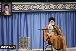 رهبر معظم انقلاب اسلامی در دیدار جمعی از پاسداران و خانواده‌های آنان به‌مناسبت روز پاسدار:

گربه‌رقصانی آمریکا علیه سپاه به جایی نخواهد رسید/ ترامپ و احمق‌های دور و بر نظام حاکمه آمریکا در حال حرکت به سمت حضیض هستند/ امروز دست انقلاب و نظام اسلامی در منطقه و بلکه در دنیا باز شده است