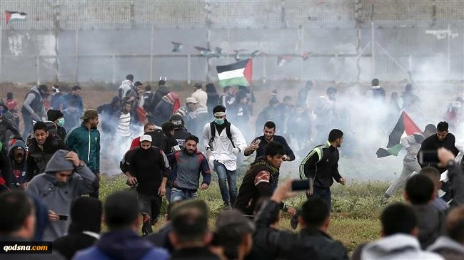 Palestinian teen killed, scores injured by Israeli forces in Gaza protests
 2