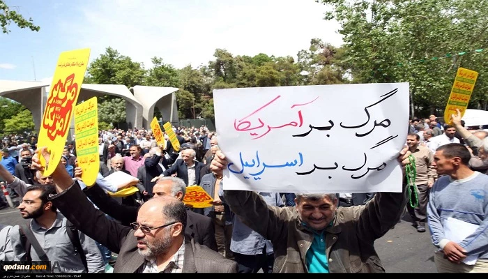 طهران هتافات ’الموت لإسرائيل’ خلال مسيرات مطالبة بخروج الحكومة الإيرانية من الاتفاق النووي

 2