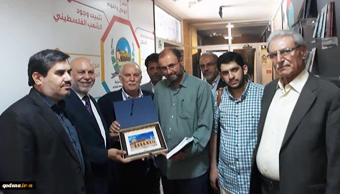 في العاصمة اللبنانية

مسؤول العلاقات الفلسطينية في حزب الله يلتقي وفد هيئة وضع السياسات العامة لجائزة فلسطين الدولية للأدب
 2