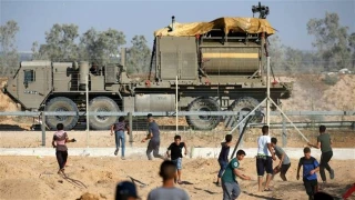 Israeli forces wound nearly 100 Gazan protesters