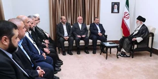 اشاره یک روزنامه لبنانی از دلایل رد نامه ترامپ و پذیرش نامه هنیه از سوی رهبرمعظم انقلاب