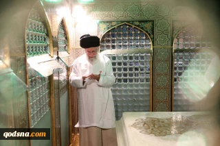 در مراسمی با حضور رهبر انقلاب اسلامی؛

مضجع شریف حضرت امام رضا علیه‌السلام غبار روبی شد