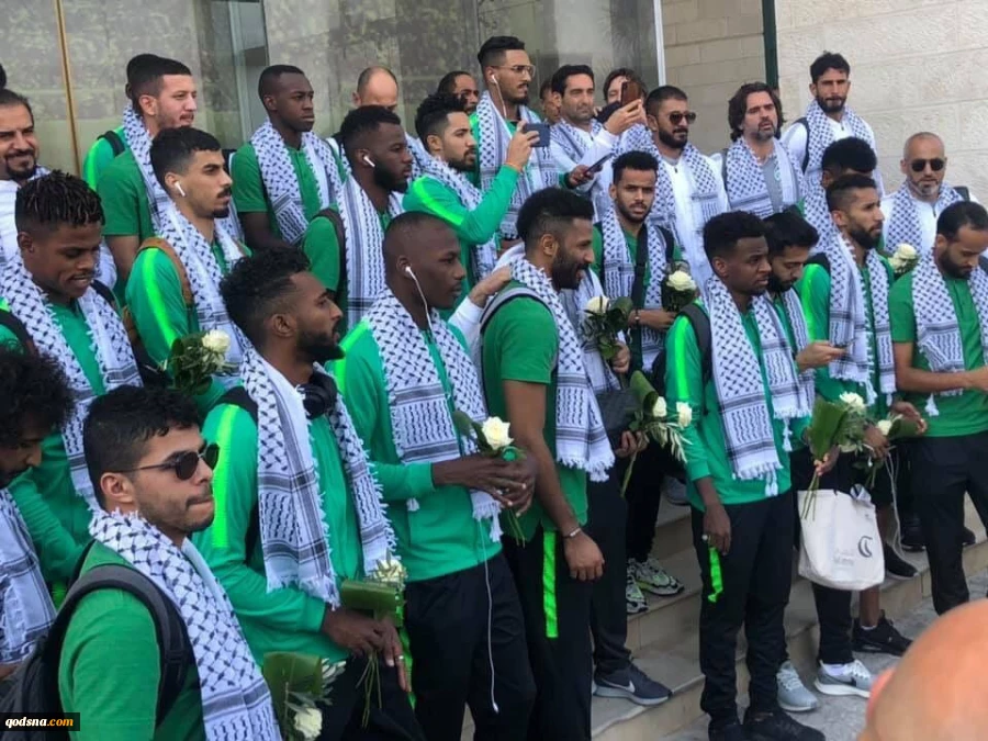 رغم اعتبار القرار نوعًا من أنواع التطبيع مع الاحتلال الإسرائيلي.. وصول بعثة المنتخب السعودي إلى مدينة رام الله  2