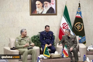 با حضور در ستاد فرماندهی ارتش؛

فرمانده ارتش پاکستان با امیر سرلشکر موسوی دیدار کرد