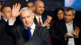 Likud officials in talks to topple Netanyahu after graft indictments