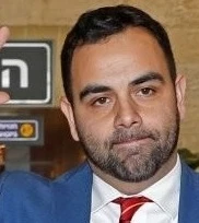 ترحيل مندوب منظمة حقوق 
الإنسان خوفا من توسع المقاطعة
 2