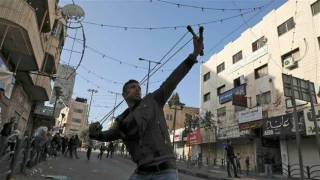 Senior Palestinian figure slams Israeli settlement plan in al-Khalil as result of US policy-shift