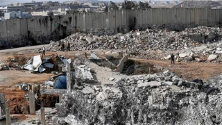 Scuffles erupt as Israeli forces demolish Palestinian homes