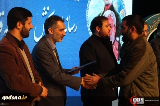 گزارش خبرنگار قدسنا از پنجمین جشنواره رسانه ای ابوذر؛

احمد توکلی: مردم با اطلاعات درست می‌توانند مسئولین را امر به معروف و نهی از منکر کنند/ سردار سلیمانی: خنثی کردن عملیات پیچیده روانی دشمنان و تبیین ارزش‌های انقلاب اسلامی از رسالت رسانه هاست