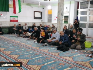 قائم مقام خبرگزاری قدس در مراسم" پنجشنبه های شهدای":

اقدام ترامپ در رونمایی از معامله قرن یک نمایش سیاسی و تبلیغاتی است 3