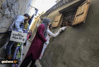 در بحبوحه شیوع ویروس کرونا؛

جوانان فرهنگ دوست فلسطینی به توزیع کتاب میان کودکان نوارغزه پرداختند