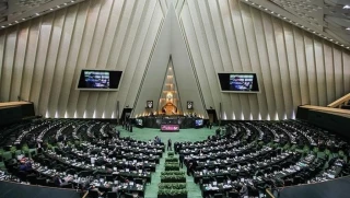به ریاست علی لاریجانی؛

صحن علنی مجلس آغاز شد/ گزارش عملکرد خودروسازان در دستور کار مجلس