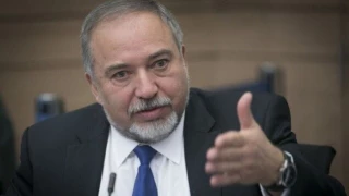 انگشت اتهامات یکی پس از دیگری علیه اوست؛

وزیر جنگ اسبق: نتانیاهو به دنبال کشاندن پای اسراییل به یک جنگ داخلی است