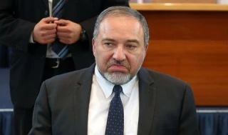 امام خمینی، نیمه خرداد، فلسطین؛

وزیر جنگ سابق اسراییل: ادعای نتانیاهو برای الحاق اراضی کرانه باختری «عوام‌فریبی» است