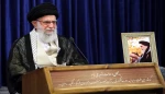 قائد الثورة الإسلامية: الإمام الخمي(رض) أحدث أكبر وأعظم التغييرات علي جميع الأصعدة في عصره 2