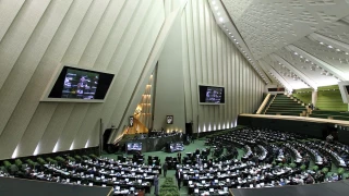 با حضور در صحن علنی مجلس؛

«خاوازی» و «آذری جهرمی» فردا به نمایندگان گزارش می‌دهند